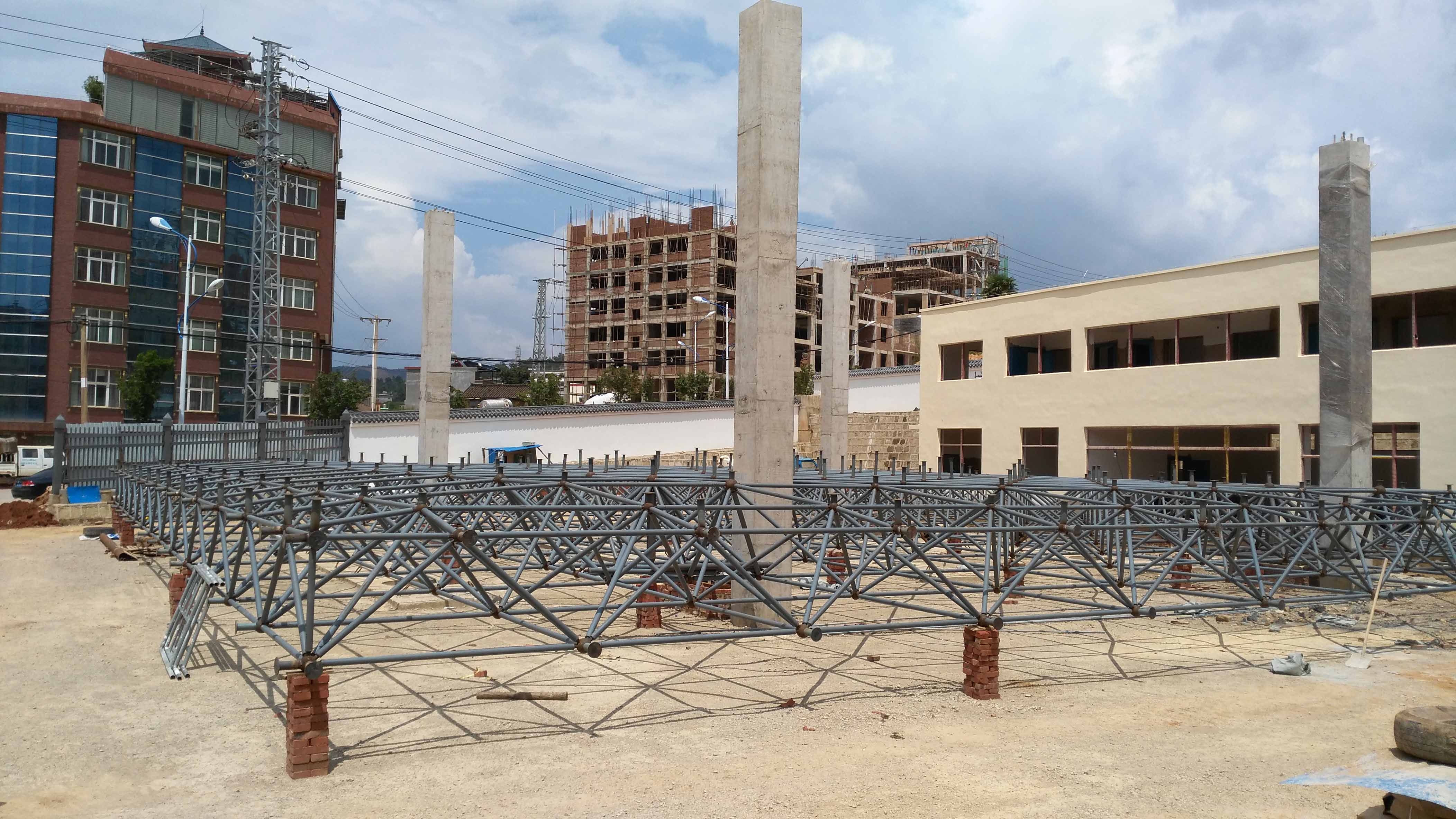 泰兴小型加油站网架